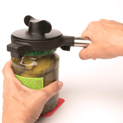 Schraubdeckelöffner öffnet ein Schraubglas mit einer Hand (Symbolbild)