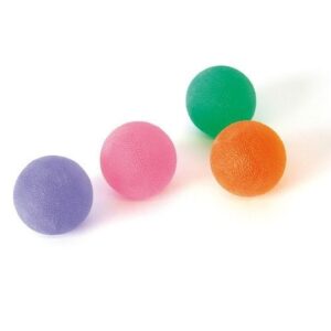 Vier Press-Bälle in Lila, Rosa, Grün und Orange zum Handtraining