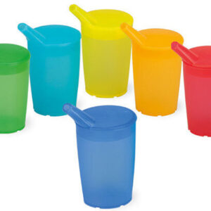 Trinkbecher Set in sechs Farben mit Schnabeldeckel zum Trinken