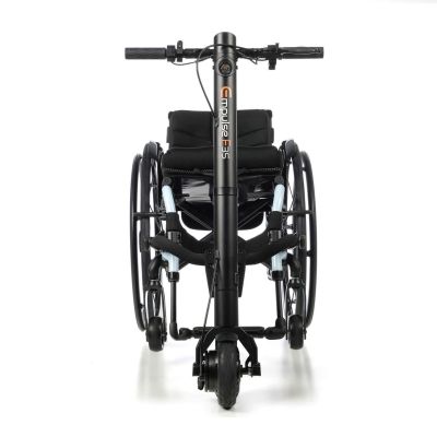 Rollstuhl-Zughilfe Empulse F35, schwarze Antriebseinheit mit Lenker am Rollstuhl, Frontansicht