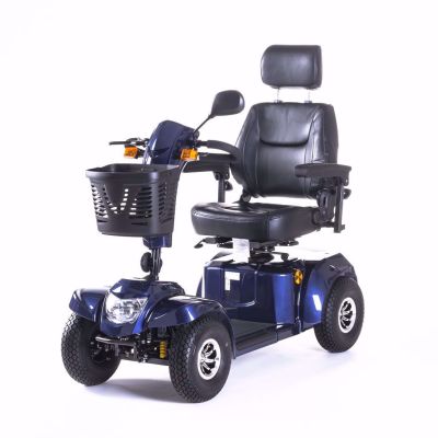 Vierrädriger Elektroscooter Bility S in Blau mit gepolstertem Sitz, Kopfstütze, Korb und Beleuchtung