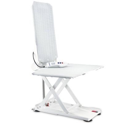 Badelift Aquatec Orca in Weiss mit hoher Rückenlehne und Scherenhubmechanik für die Badewanne
