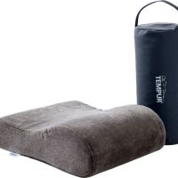 Tempur Reisekissen, graues ergonomisches Nackenkissen mit dunkelblauer Transporttasche