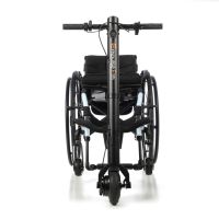Rollstuhl-Zughilfe Empulse F35, schwarze Antriebseinheit mit Lenker am Rollstuhl, Frontansicht