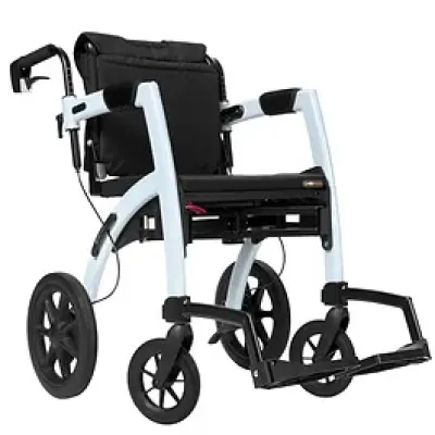 Rollz Motion in Weiss als Kombination aus Rollator und Rollstuhl mit grossen Rädern und Fussstützen