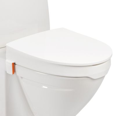 Toilettenerhöhung my-loo in Weiss mit Deckel und orangefarbenem Verschlusshebel